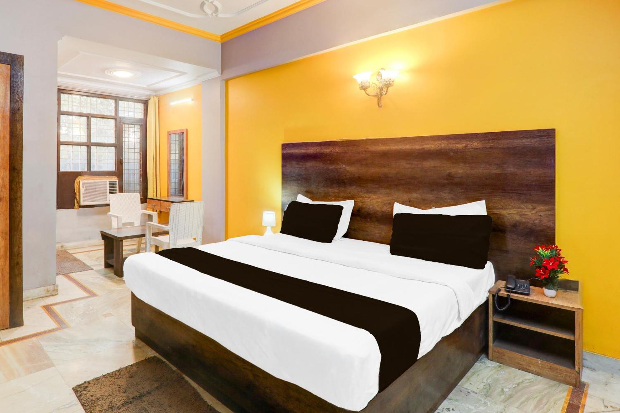 Super Hotel O Insaf Nagar Munshipuliya Formerly Vibrant Chinhat ภายนอก รูปภาพ