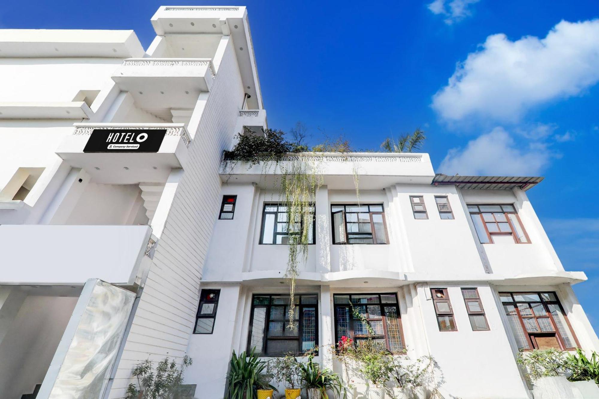 Super Hotel O Insaf Nagar Munshipuliya Formerly Vibrant Chinhat ภายนอก รูปภาพ