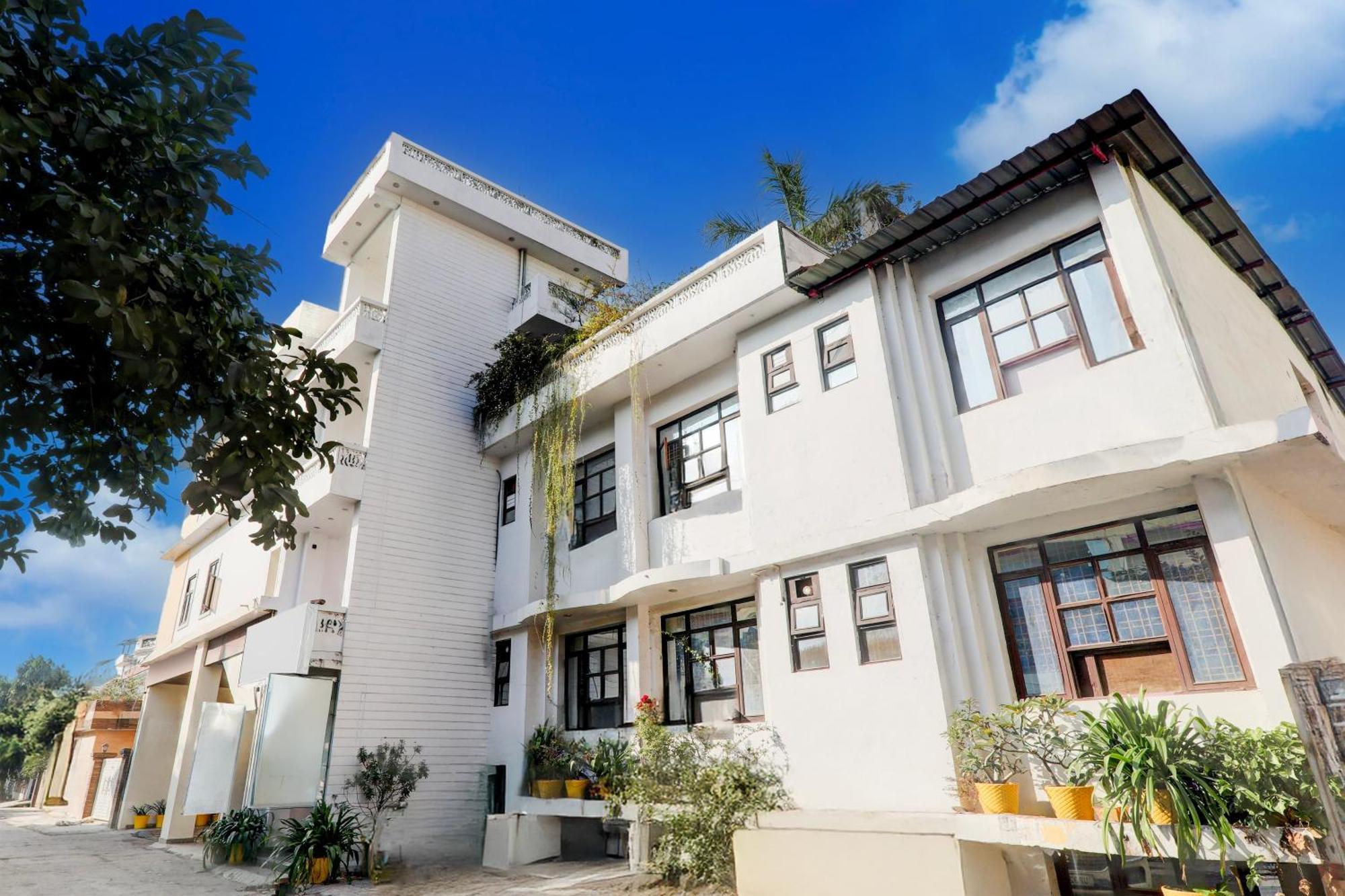 Super Hotel O Insaf Nagar Munshipuliya Formerly Vibrant Chinhat ภายนอก รูปภาพ
