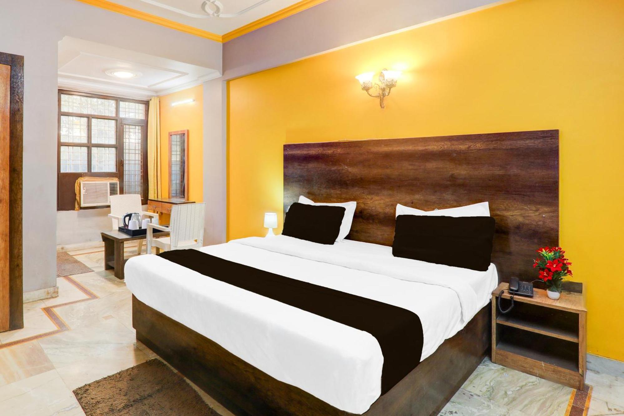 Super Hotel O Insaf Nagar Munshipuliya Formerly Vibrant Chinhat ภายนอก รูปภาพ